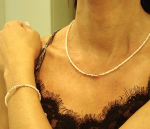 Γυναικείο κολιέ από κίτρινο χρυσό Κ14 με μαργαριτάρια