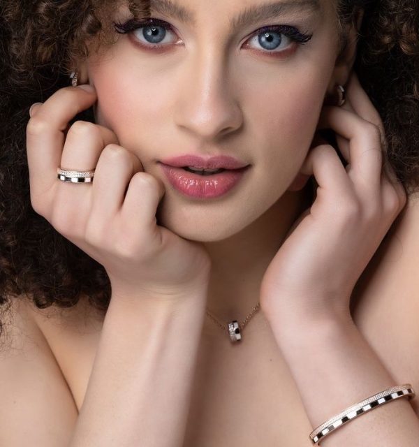 Screenshot Γυναικείο κολιέ SOGNI από ασήμι 925 με φλοιό ροζ χρυσού, ζιργκόν και σμάλτο