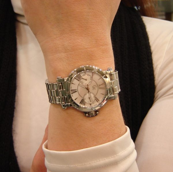 gs6 Γυναικείο ρολόι GUESS Collection με μπρασελέ