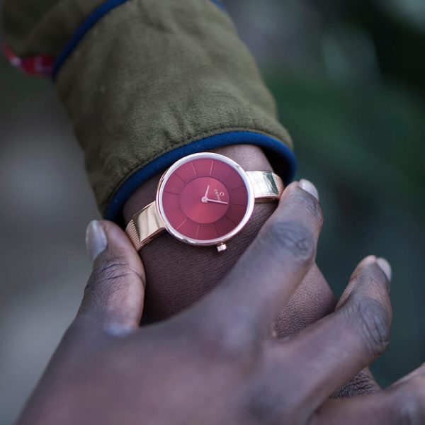 oba23 Γυναικείο ρολόι OBAKU Sol Ruby με μπρασελέ